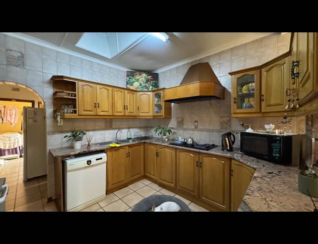 4 BEDROOM FREESTANDING FOR SALE IN ORIENT HEIGHTS